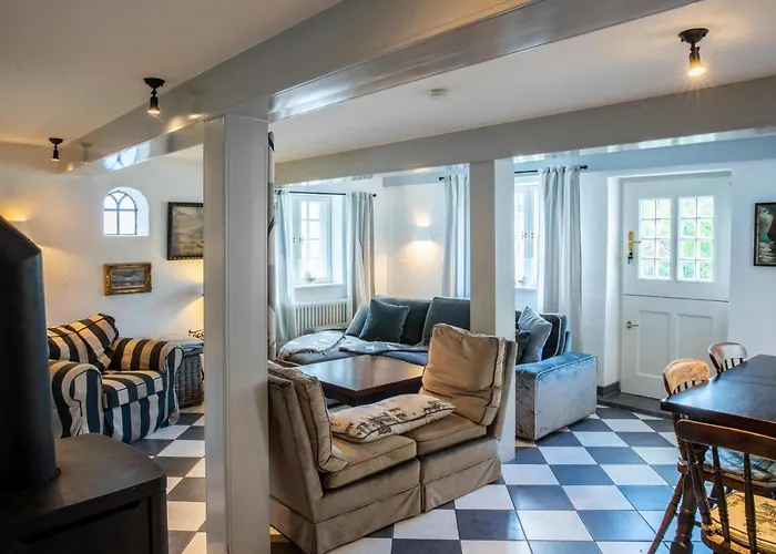 Semesterbostad Strandgut Oevenum