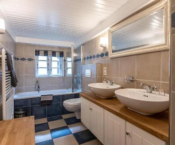 Strandgut Semesterbostad Oevenum