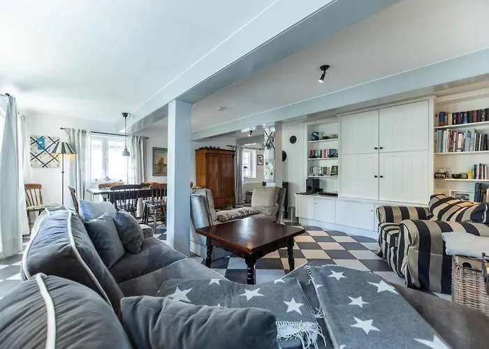 Strandgut Semesterbostad Oevenum